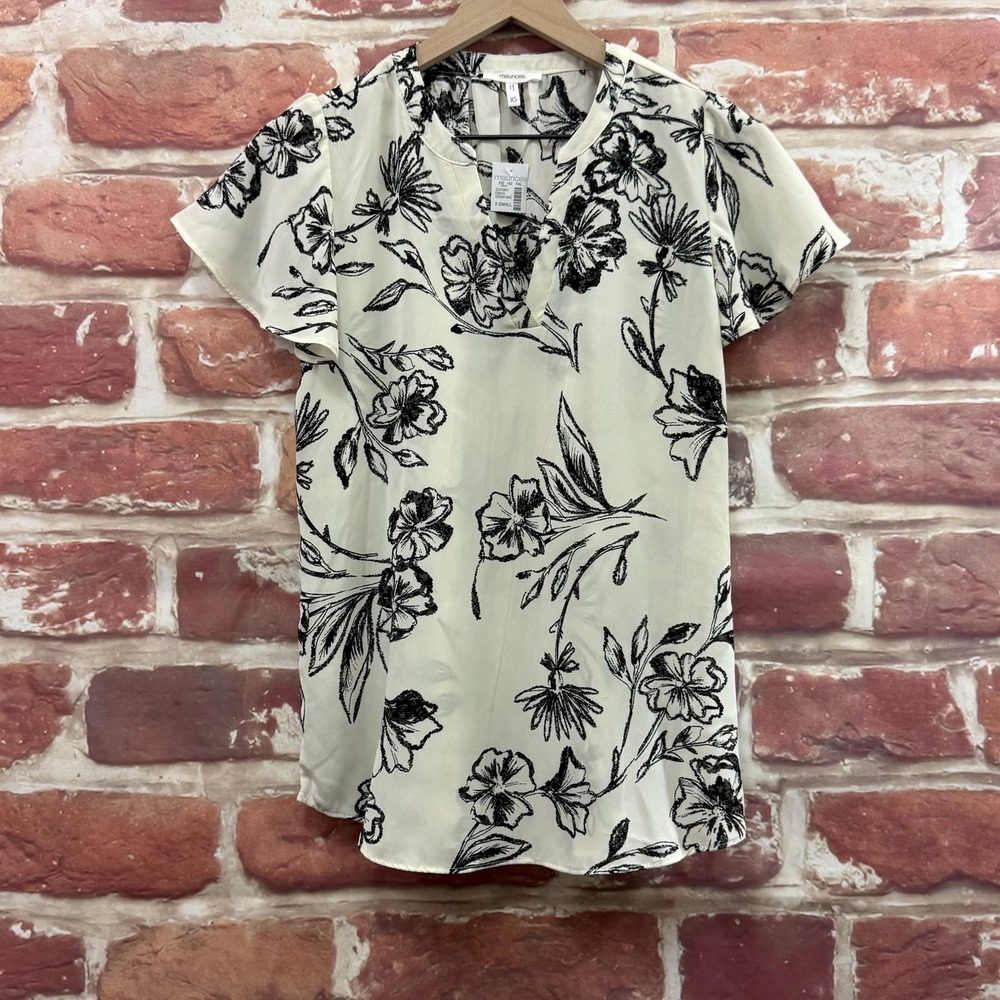 Maurices Top Women's XS Off White Black Floral Abstract Casual Career Shirt
